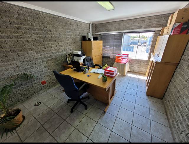 707M² WAREHOUSE TO LET IN OKAVANGO PARK